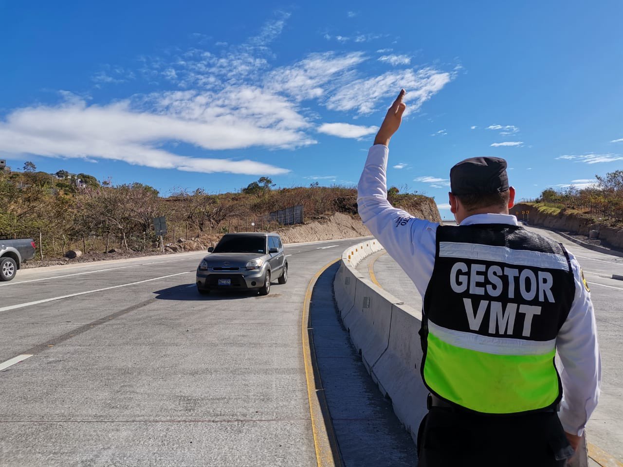 Gestores del VMT están desplegados sobre el “Camino a Surf City” para garantizar seguridad vial gestores-del-vmt-estan-desplegados-sobre-el-camino-a-surf-city-para-garantizar-seguridad-vial